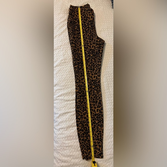 Time & Tru women’s sz S leopard print jeggings, new, great with red flats/boots - Picture 5 of 5
